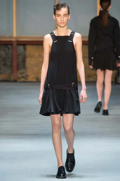 Look 11